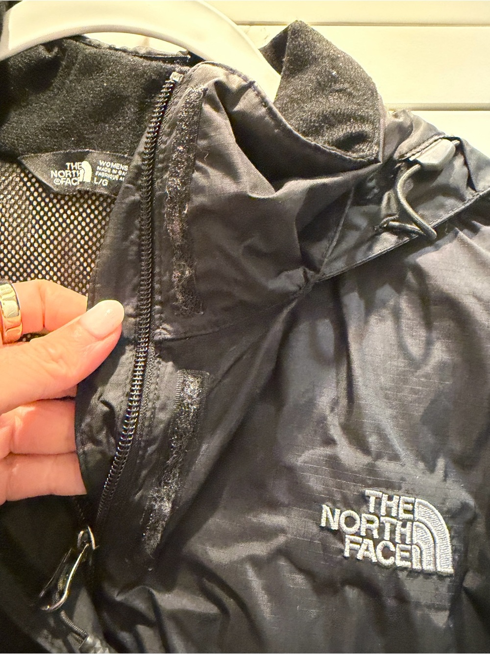 The North Face Women’s Resolve Rain Jacket Black DryVent Hooded Large - Picture 3 of 4